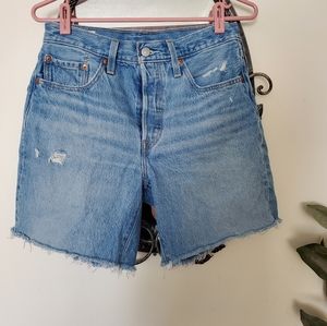 Levis 501 mid thigh shorts in luxor street
